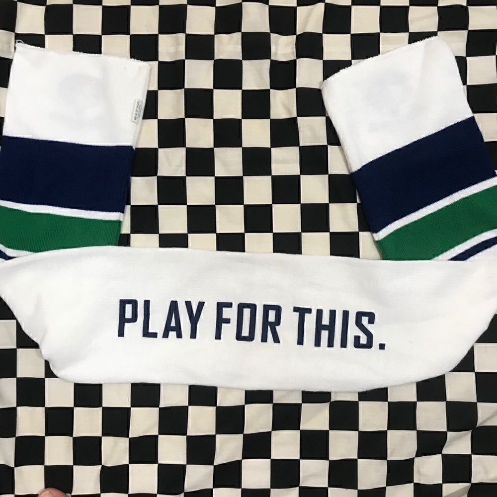 Vancouver hockey scarf  